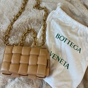 Brand New, Bottega Veneta Cassette w/ Chain. Color: Almond!